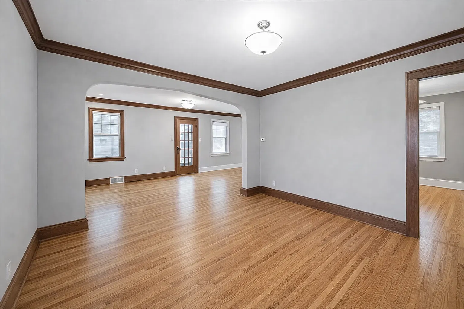 5 bed, $3,000 — Photo 3
