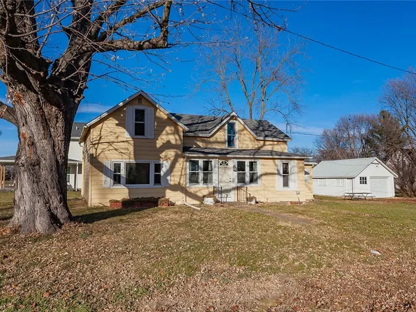 1405 Maple St, Dallas Center, IA 50063