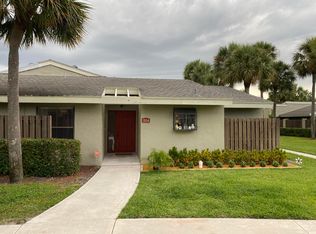 214 Meadows Dr, Boynton Beach, FL 33436