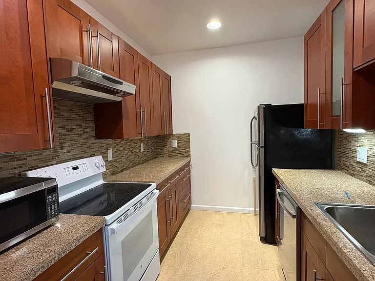 2173 NW Everett St #3 — Photo 12