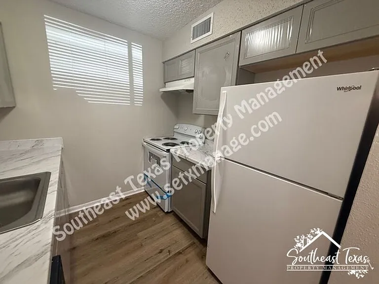 401 Pinchback Rd #407 — Photo 5