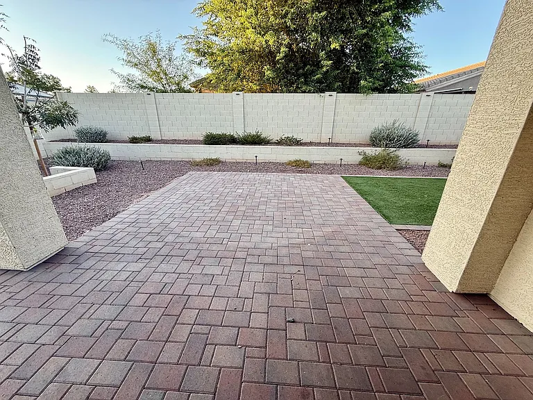 15238 W Custer Ln — Photo 34