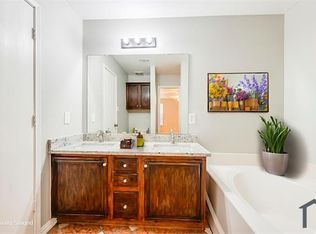 5900 Rising Meadow Dr, Arlington, TX 76018