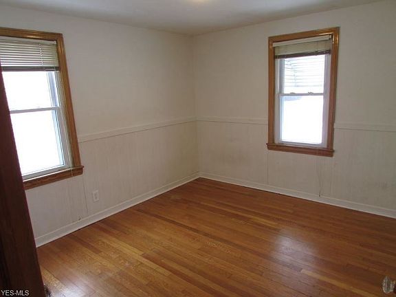 4th image of 444 E 260th St