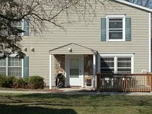 2nd image of 300 Canterbury Ln #A-26
