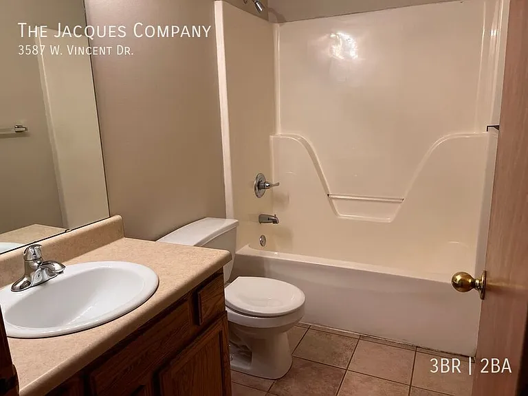 3587 W Vincent Dr — Photo 6