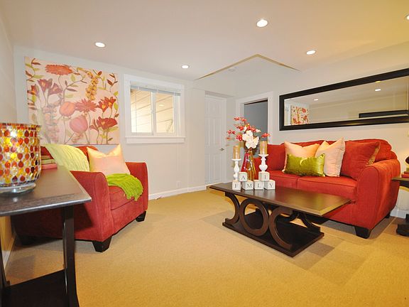 5th image of 229 Theresa St