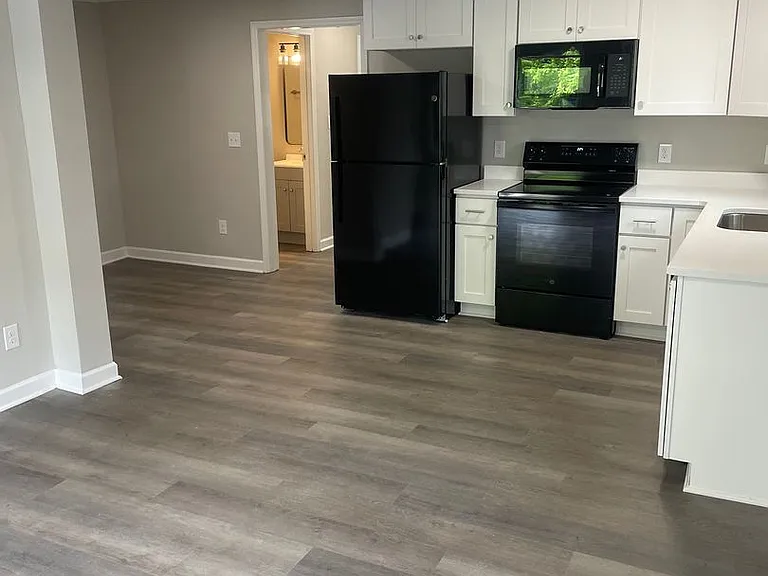 2040 Thurmond St — Photo 5