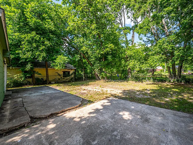 808 NW #H — Photo 17