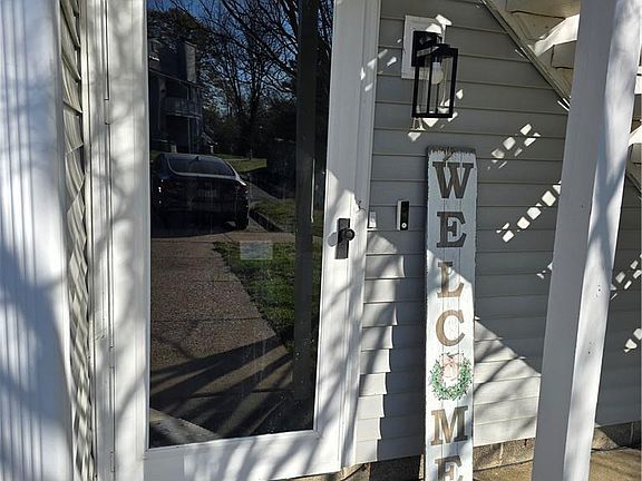 3rd image of 113 Roane Dr APT A