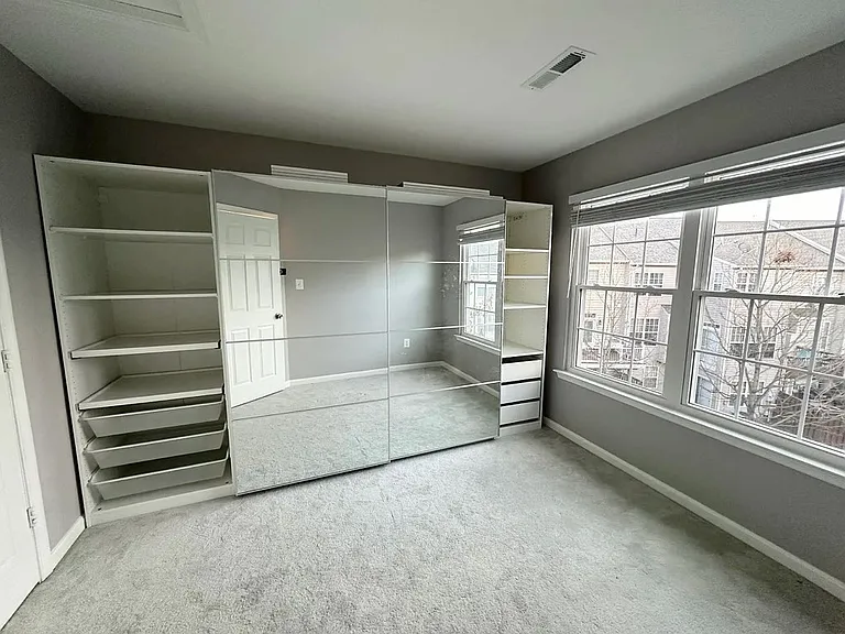 20200 Brookview Sq — Photo 12