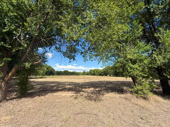 17B San Fernando Rd, Peralta, NM 87042