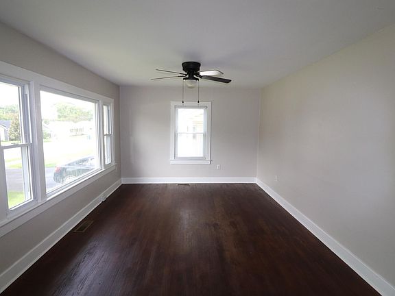 3rd image of 1264 Cabell Dr