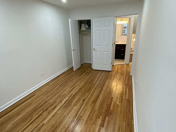 3rd image of 132 28th Ave APT 2