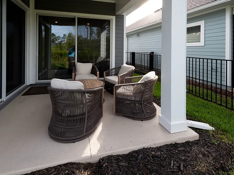 118 Latham Dr — Photo 33