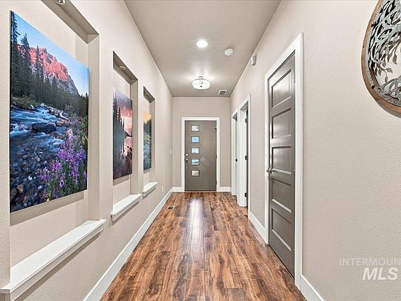 4th image of 857 N River Path Ln