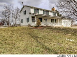 1583 E Barber Rd, Sherman, IL 62684