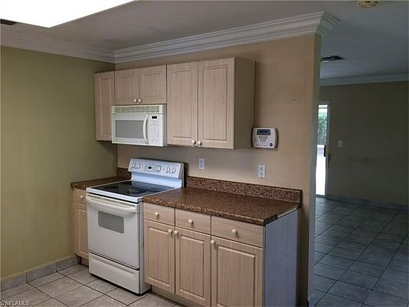 4th image of 1425 NE 5th Ter