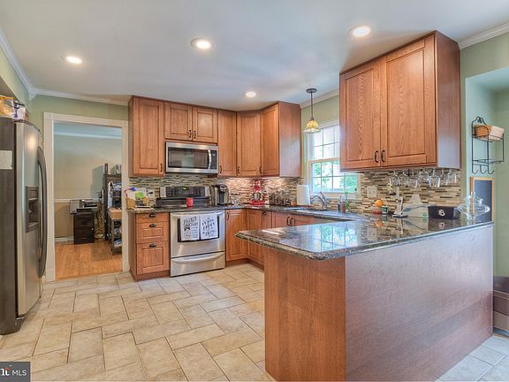 4th image of 1 Twain Ct