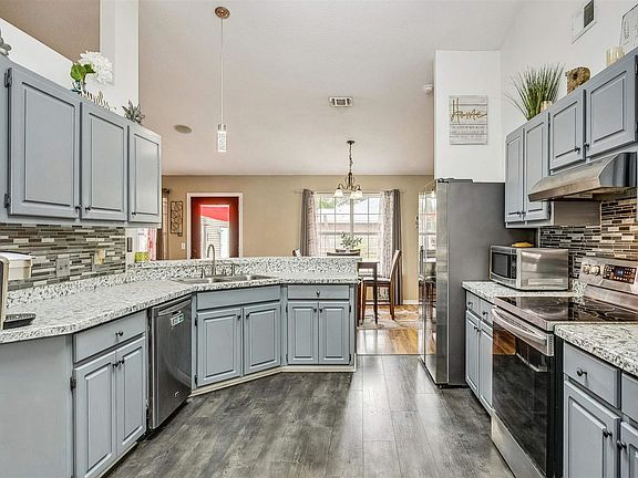 2nd image of 5632 Sweet Birch Ln