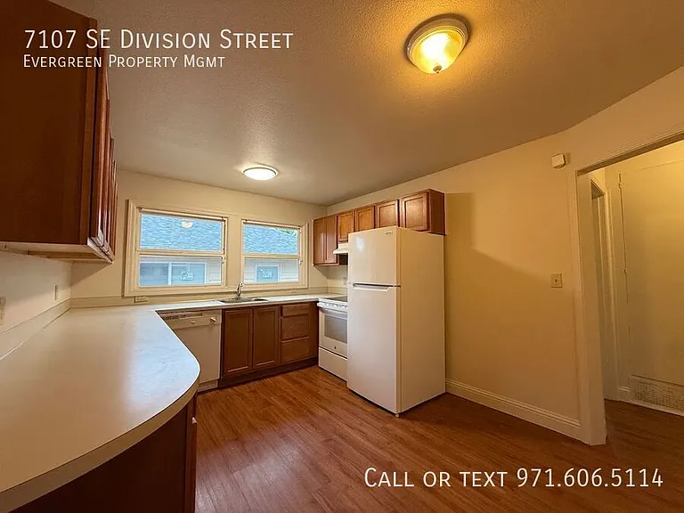 7107 SE Division St — Photo 9
