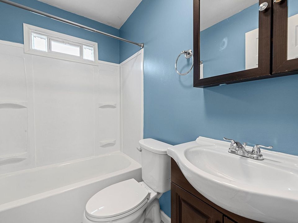 25545 Packard St, photo 17