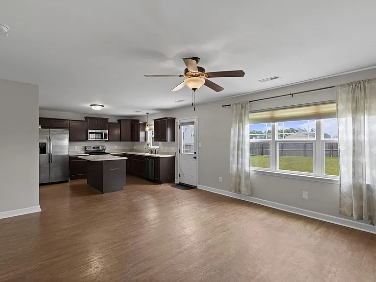 114 Bridgeport Dr — Photo 5