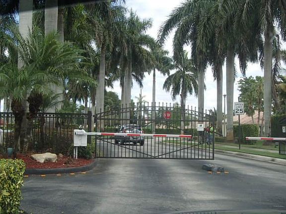 2nd image of 14114 N Cypress Cove Cir
