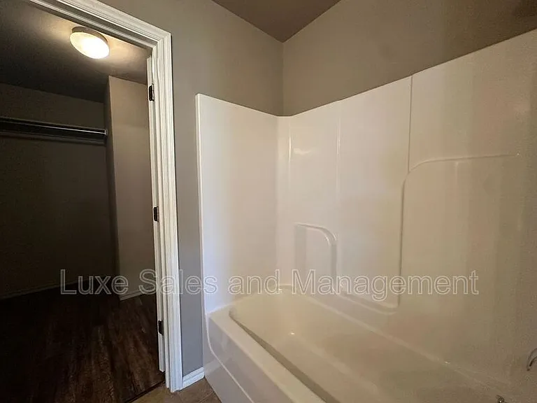 8517 SW 50th St — Photo 14