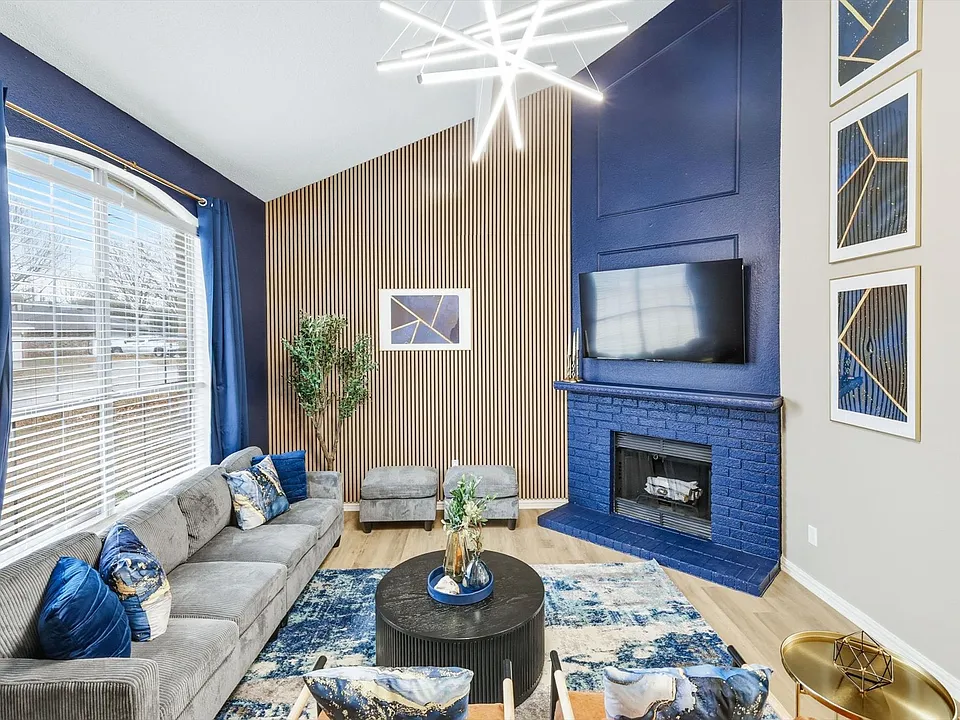 2 Saint Charles Pl