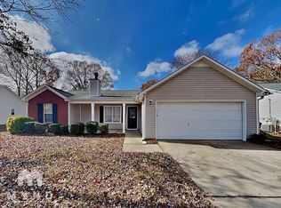 185 Waters Edge Dr, Locust Grove, GA 30248