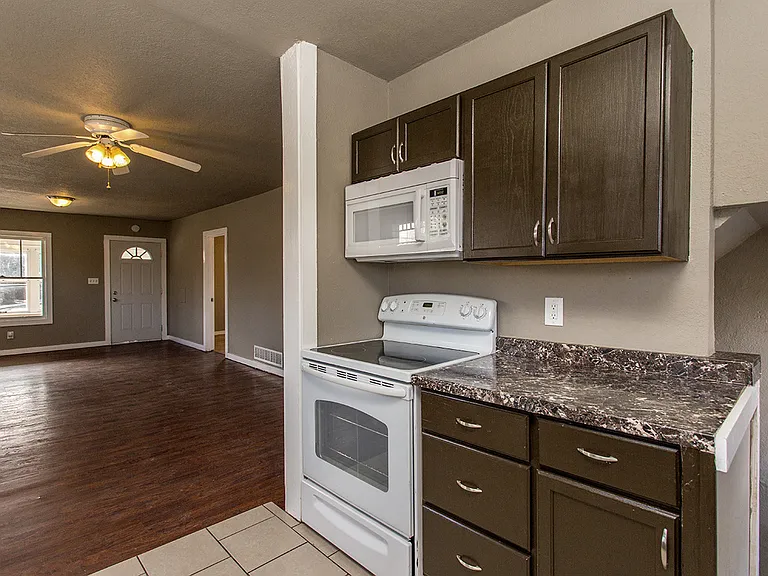 1005 Pleasant View Dr — Photo 7