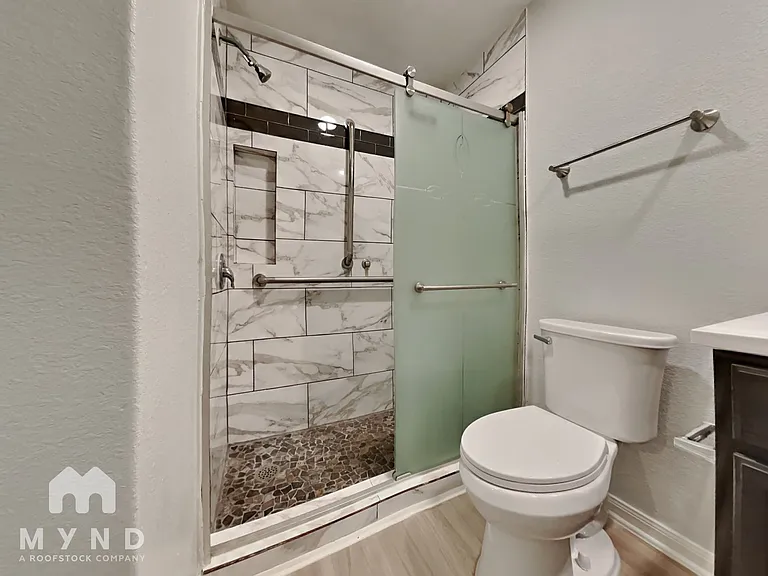 8431 Liberty Sky Rd — Photo 17