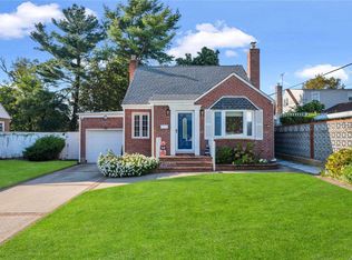 12 Donald Ct, Elmont, NY 11003