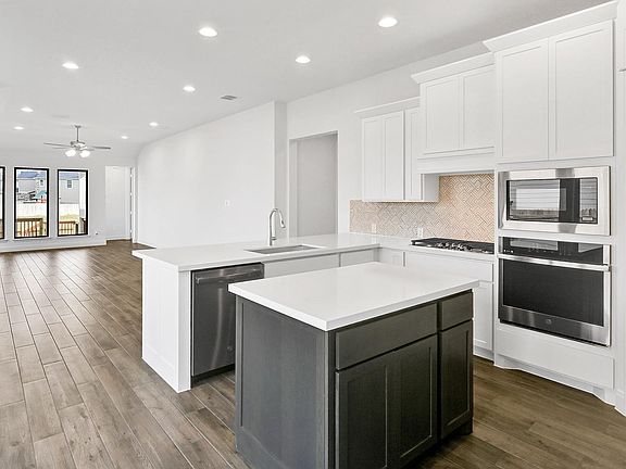 5th image of 4971 Park Manor