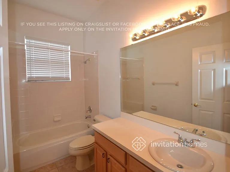 726 Lakeworth Cir — Photo 9