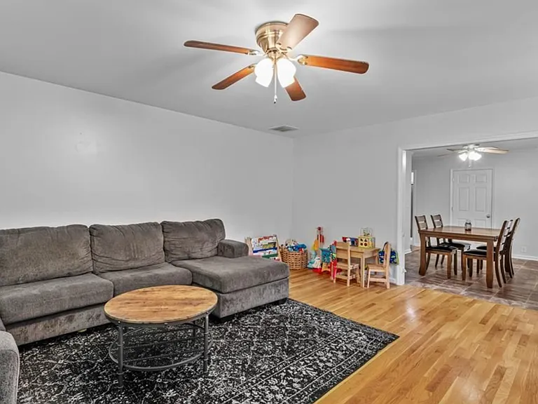 1755 Madison Ave — Photo 10