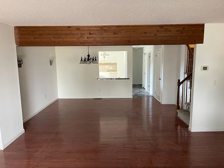705 Summer Hill Dr — Photo 3