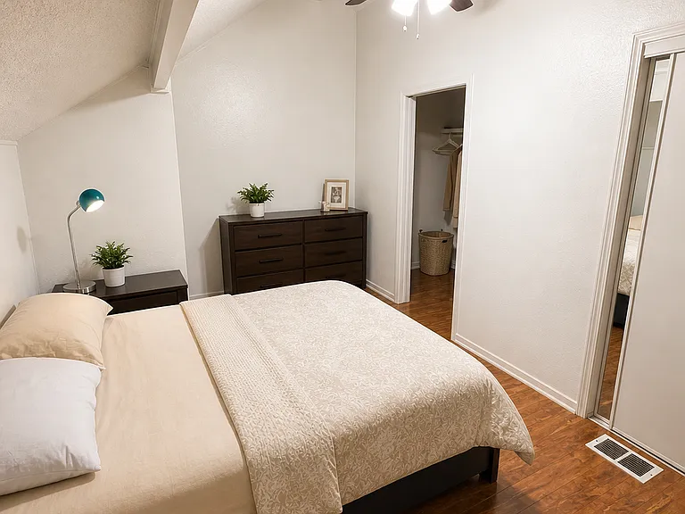 2714 Nueces St #208 — Photo 4