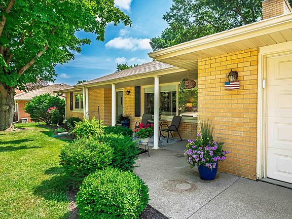 2nd image of 1306 N Bittersweet Ln