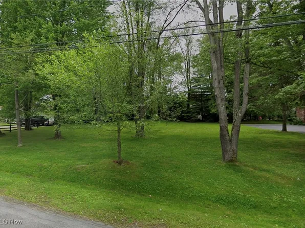 Forestwood Dr, Northfield, OH 44067