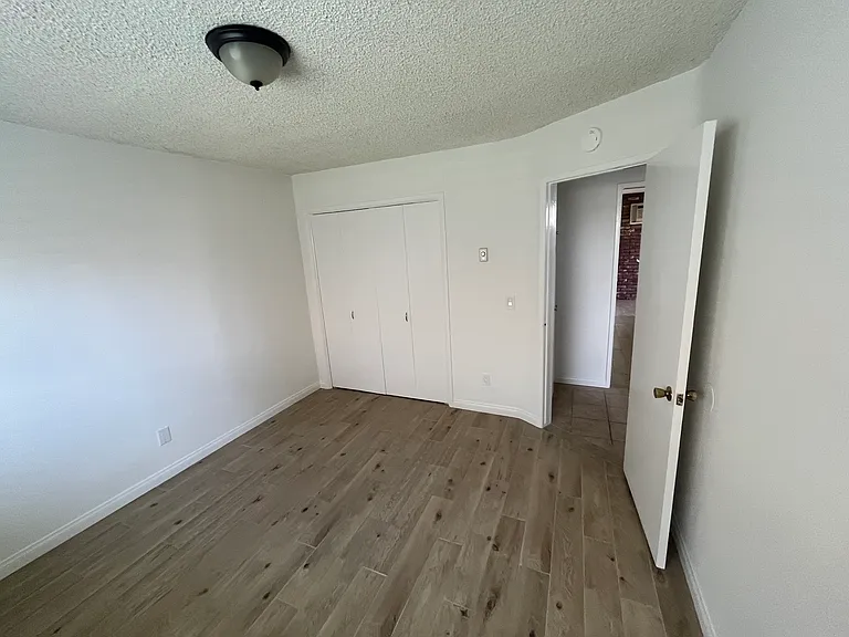 4421 Green Ave #B — Photo 9