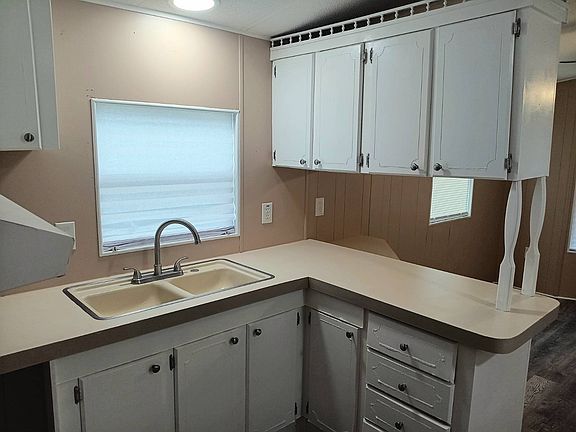 3rd image of 32405 Beach Park Rd