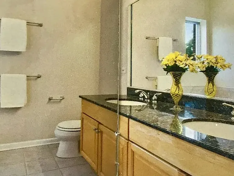 924 W Cornelia Ave #4E — Photo 12