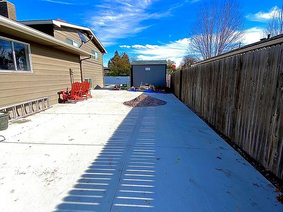 3rd image of 3222 N Pepperwood Dr