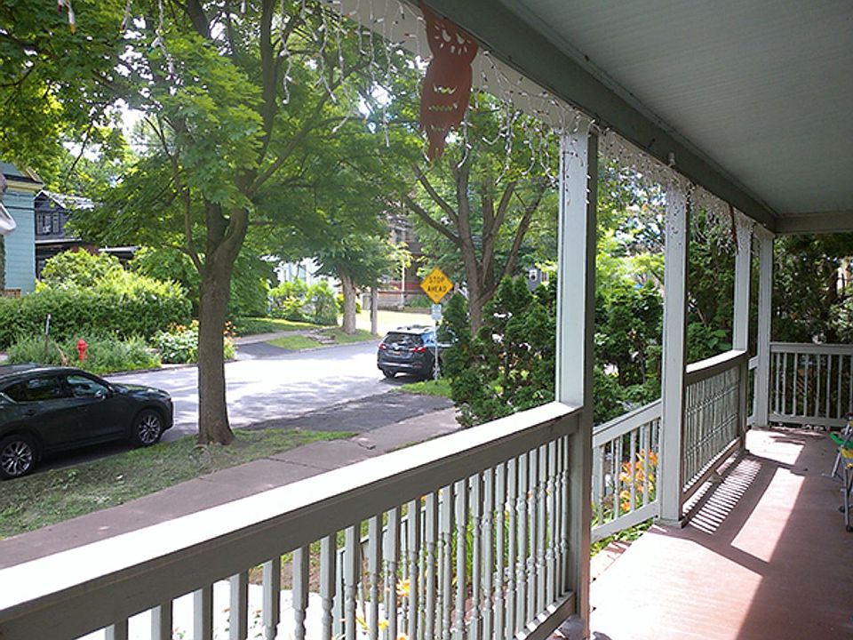 1st image of 430 Westcott St #4