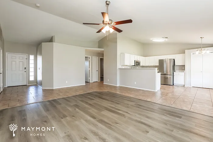 3 bed, 2.0 bath, 1421 sqft, $2,100 — Photo 4
