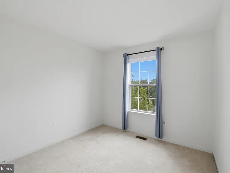 2449 Clover Field Cir — Photo 24