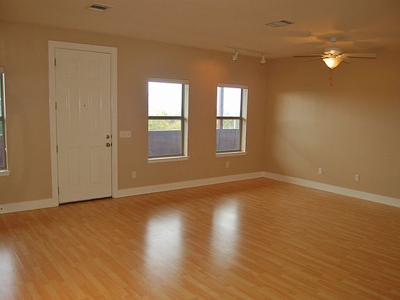 3rd image of 214 E San Antonio St APT 204