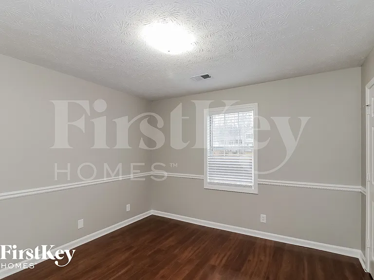 2570 Paul Thomas Dr — Photo 16